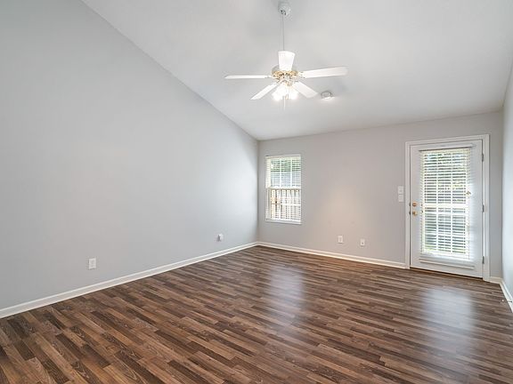 4th image of 6939 La Christa Way