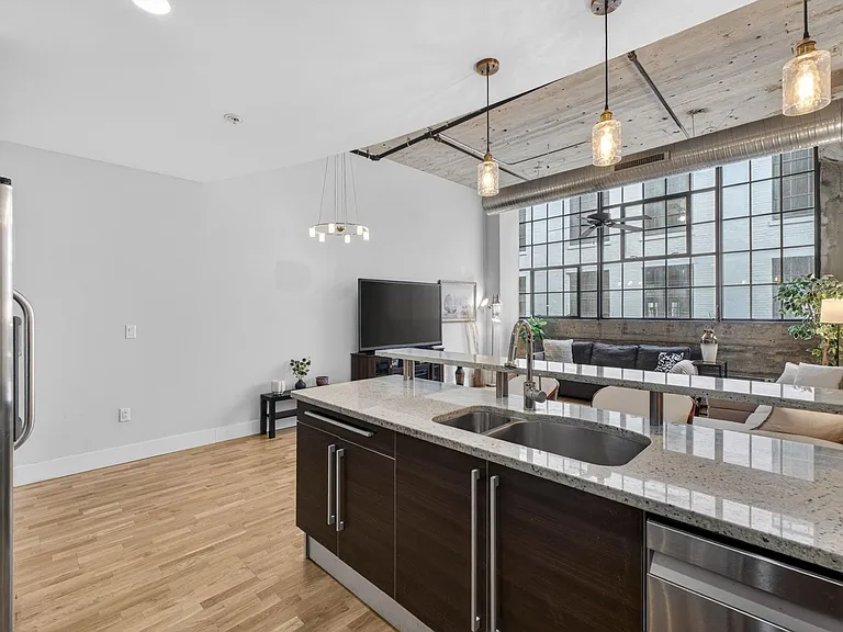 4100 Forest Park Ave #427 — Photo 11
