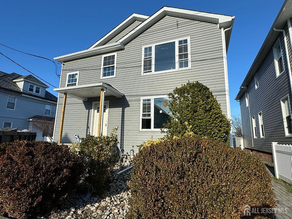 1st image of 17 Thomas St Unit 1