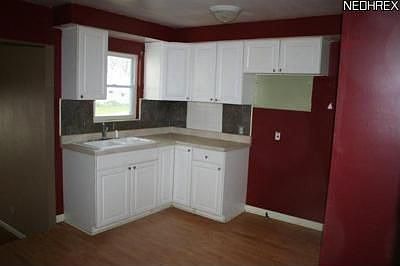 4th image of 327 E 324th St