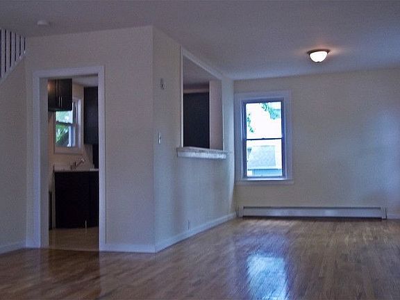 2nd image of 115 03 168th St