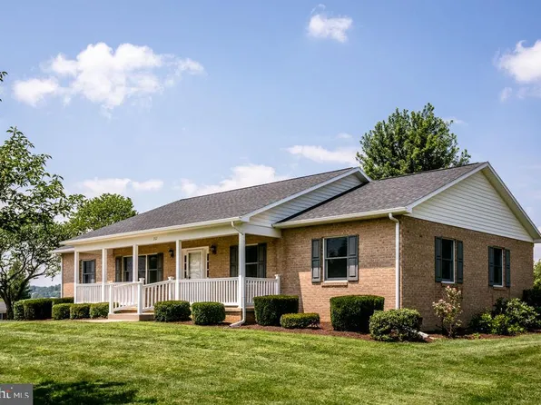 382 S Sunset Dr, Broadway, VA 22815