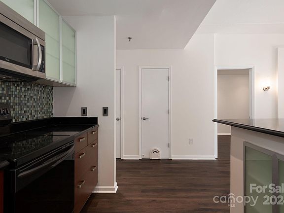 4th image of 211 Heritage Blvd Ste 504