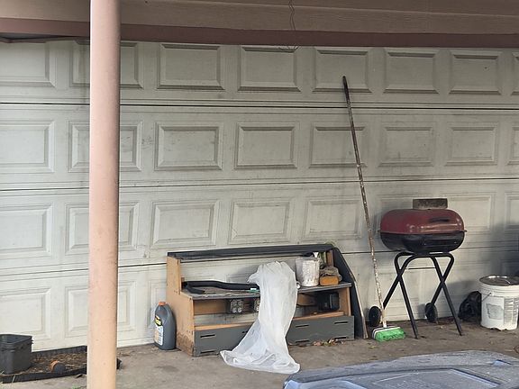 3rd image of 6627 Cadillac St