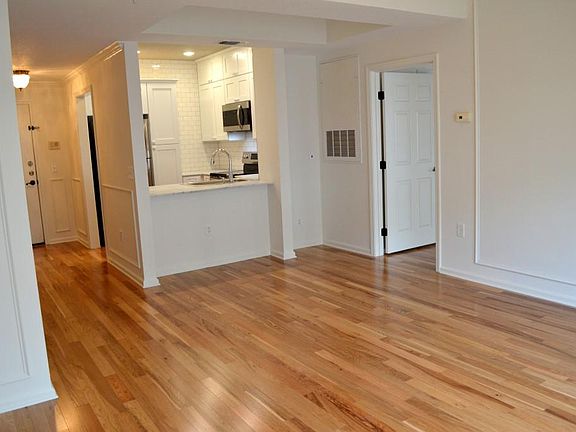 4th image of 800 S Dakota Ave APT 312