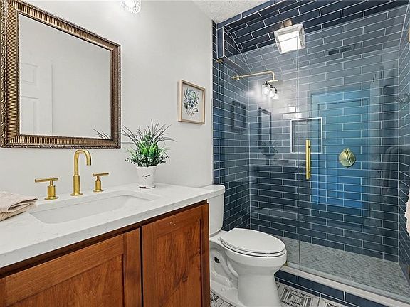 5th image of 3200 Rim Cove Dr APT 116