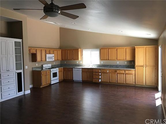 4th image of 25403 Mountain Springs St