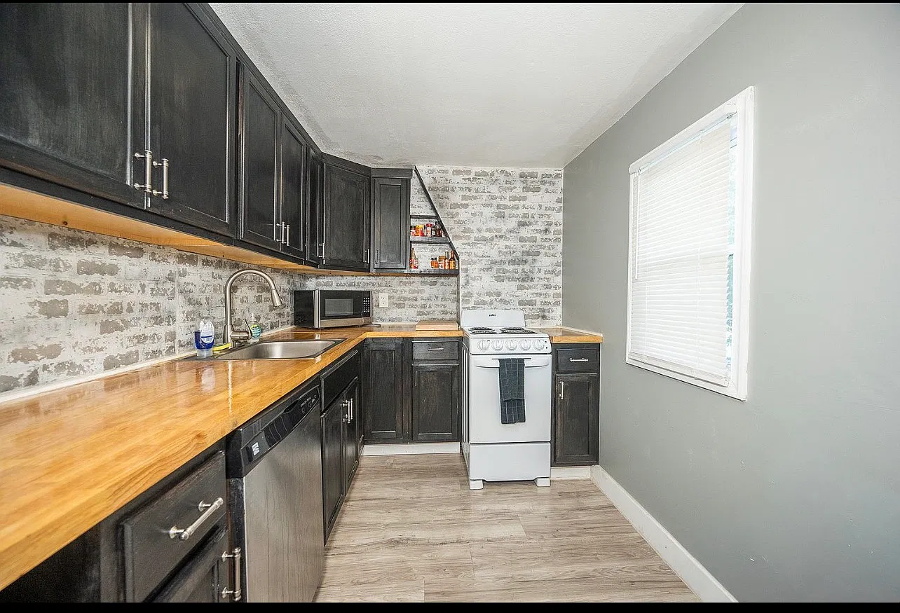 Studio, 525 sqft, $1,200 — Photo 2