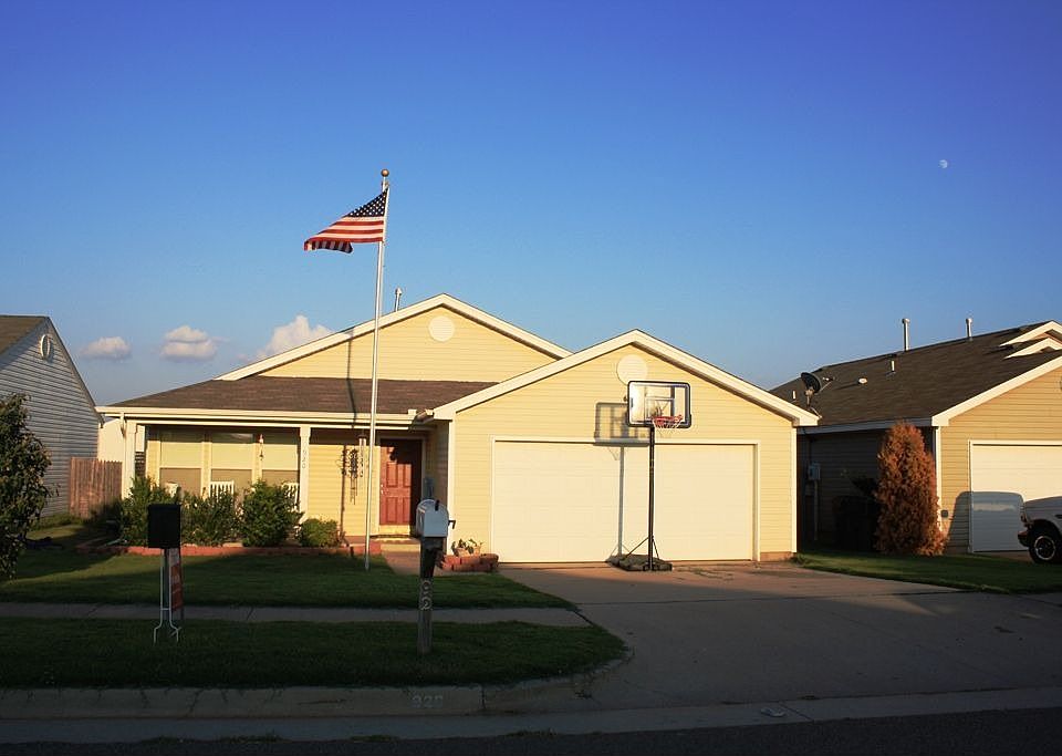 1st image of 920 Hyacinth Hollow Dr