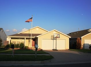 920 Hyacinth Hollow Dr, Yukon, OK 73099