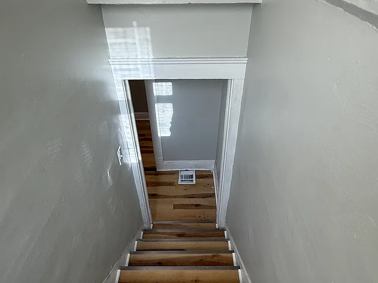 3917 Clybourne Ave — Photo 11