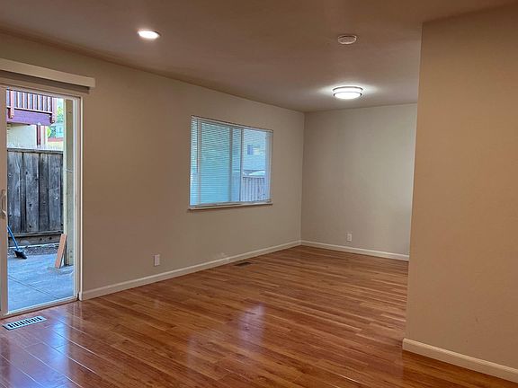 5th image of 1599 Maurice Ln