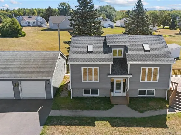 29 Islandview Blvd, Dundas, NB E4R 4M8