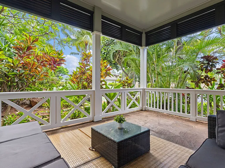 Covered Lanai Living area