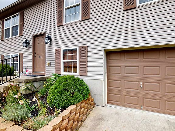 2nd image of 861 Virginiabradford Ct