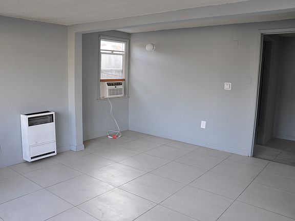 5th image of 10409 McKinley Ave