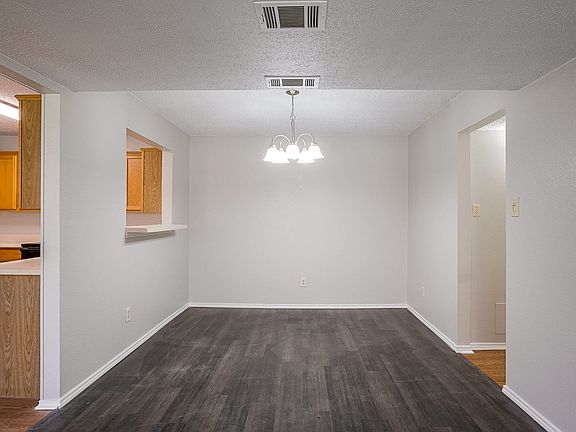3rd image of 1416 Golden Gate Dr