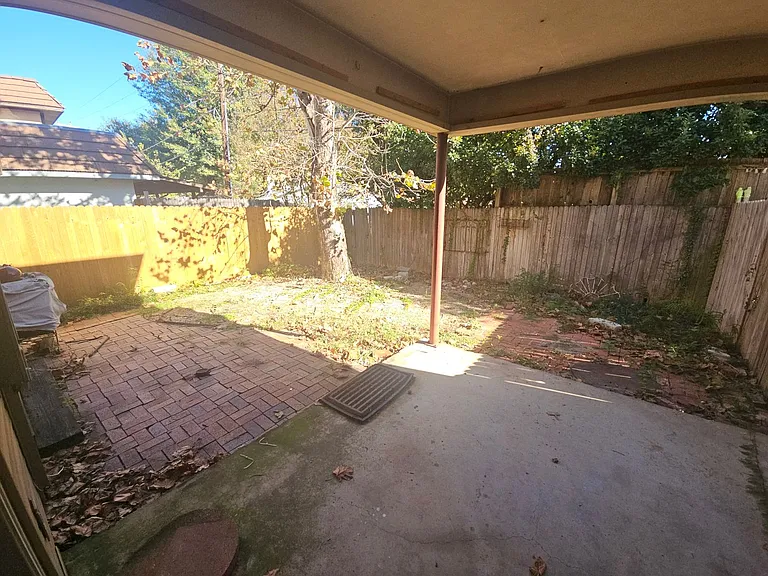 2109 Fleur De Lis Ct — Photo 26