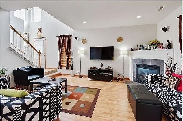 1120 Bromley Ct — Photo 1