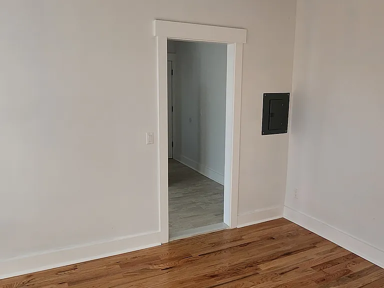 284 3rd St #5D — Photo 2