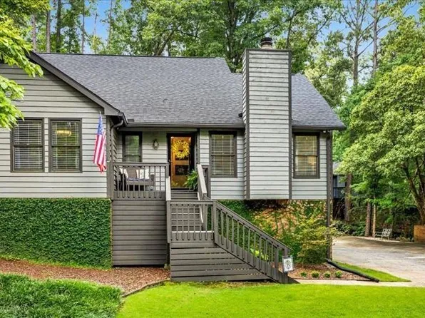 2913 Clydebank Cir, Birmingham, AL 35242