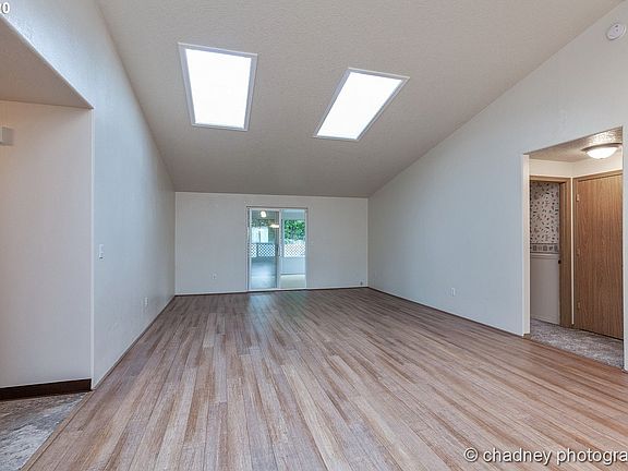 5th image of 15516 NE 85th St