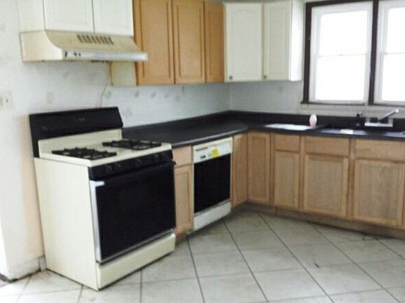 4th image of 2705 20th St