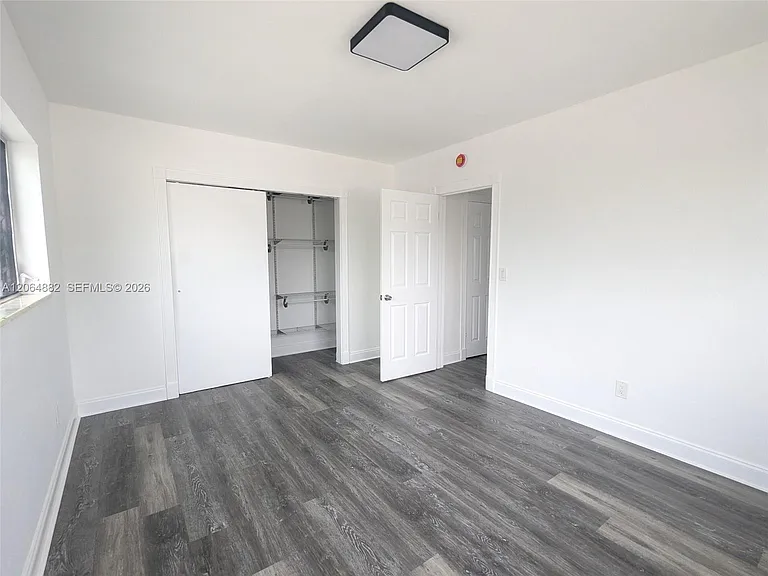 7805 Crespi Blvd #4 — Photo 15