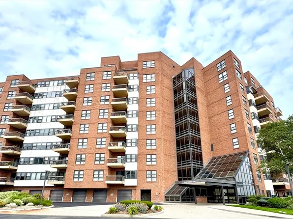 1 Seal Harbor Rd APT 215, Winthrop, MA 02152