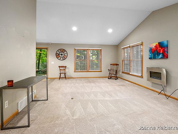 3rd image of 17327 Beechwood Ct #32