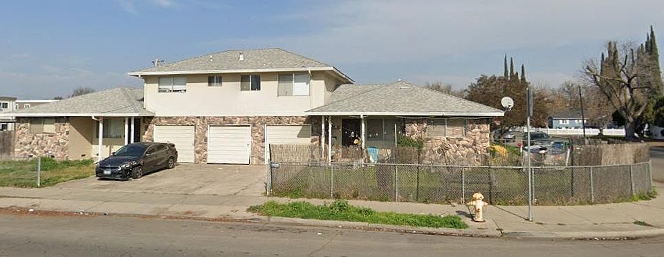 1st image of 203 W Benjamin Holt Dr
