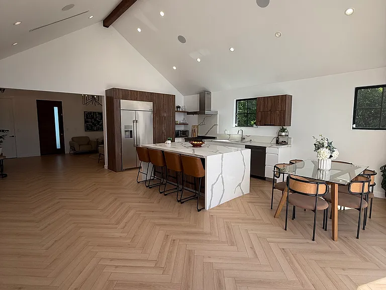8700 Dorrington Ave — Photo 22