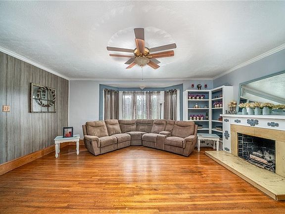 3rd image of 1331 12th St NW