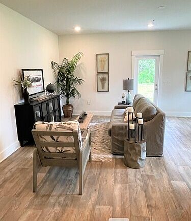 5th image of 1610 Iroquois Dr #1610