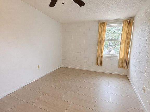 5th image of 10382 Yellowstone St