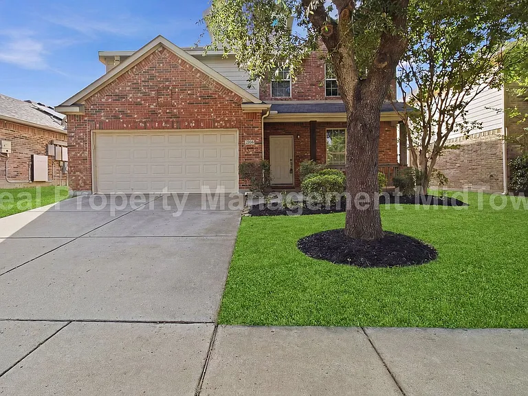 12620 Summerwood Dr — Photo 2