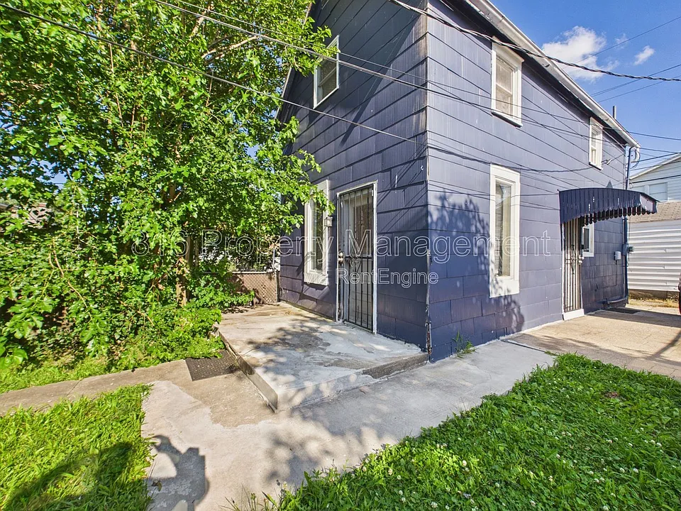 525 Splitlog Ave #R