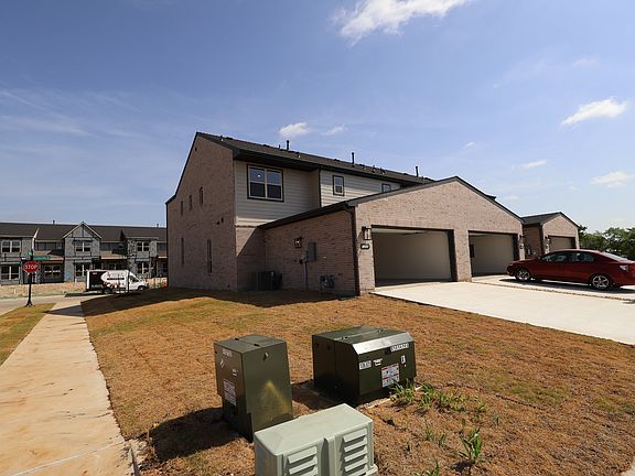 5th image of 1305 Arkansas Springs St