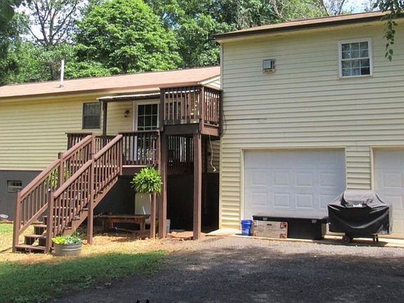 3rd image of 16542 Mountain Run Ln