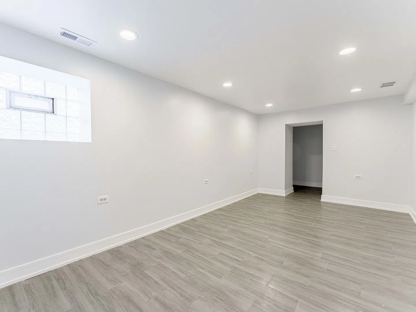 4 bed, 3750 sqft, $1,500 — Photo 4