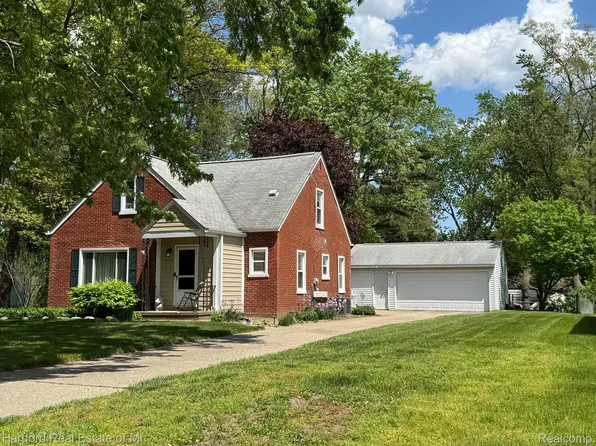 25220 Code Rd, Southfield, MI 48033