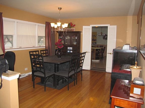 4th image of 6757 N Harding Ave