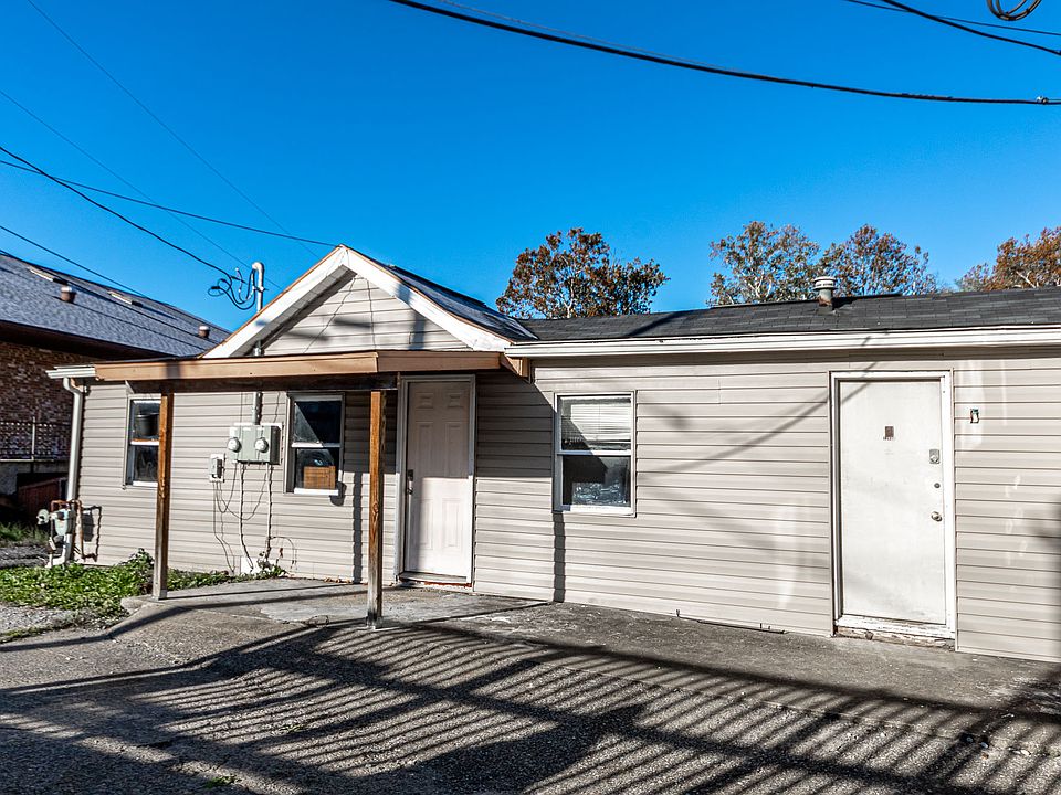 1st image of 1209 Pineview Dr APT B