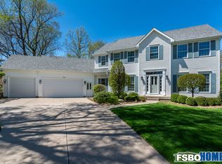 6754 Ridges Ct, Bettendorf, IA 52722