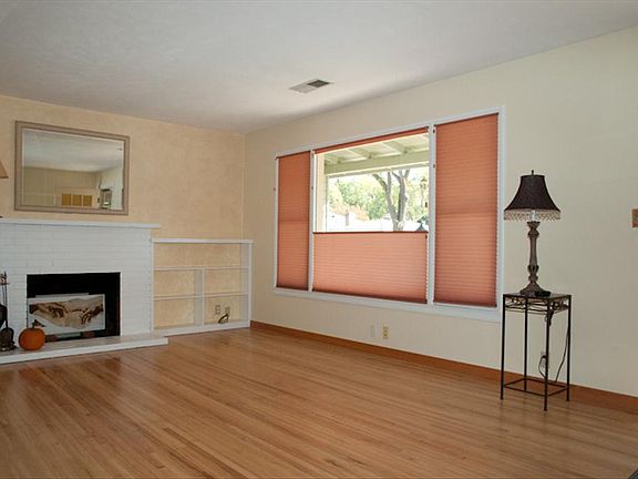 2nd image of 1425 Ashwood Dr