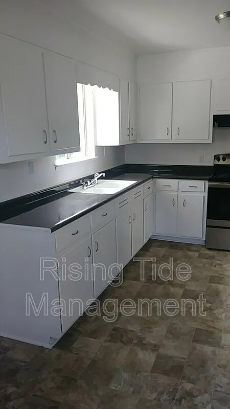3 bed, 2.0 bath, 1320 sqft, $1,275 — Photo 4