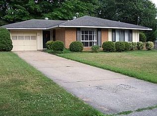 416 Arkansas Ave, Herndon, VA 20170