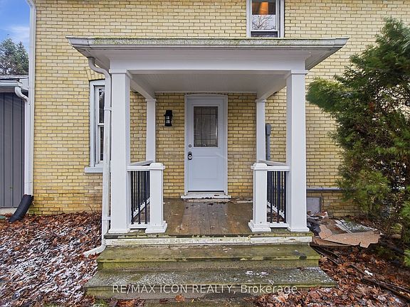 5th image of 182 Maple St