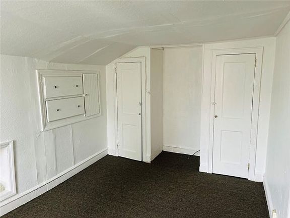 3rd image of 17 Carll Ave