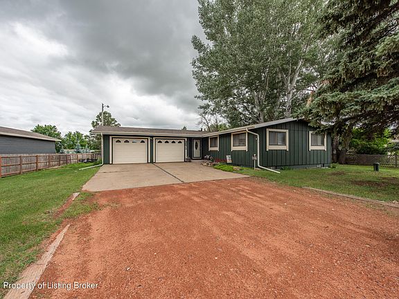 3rd image of 3071 Lakeview Dr